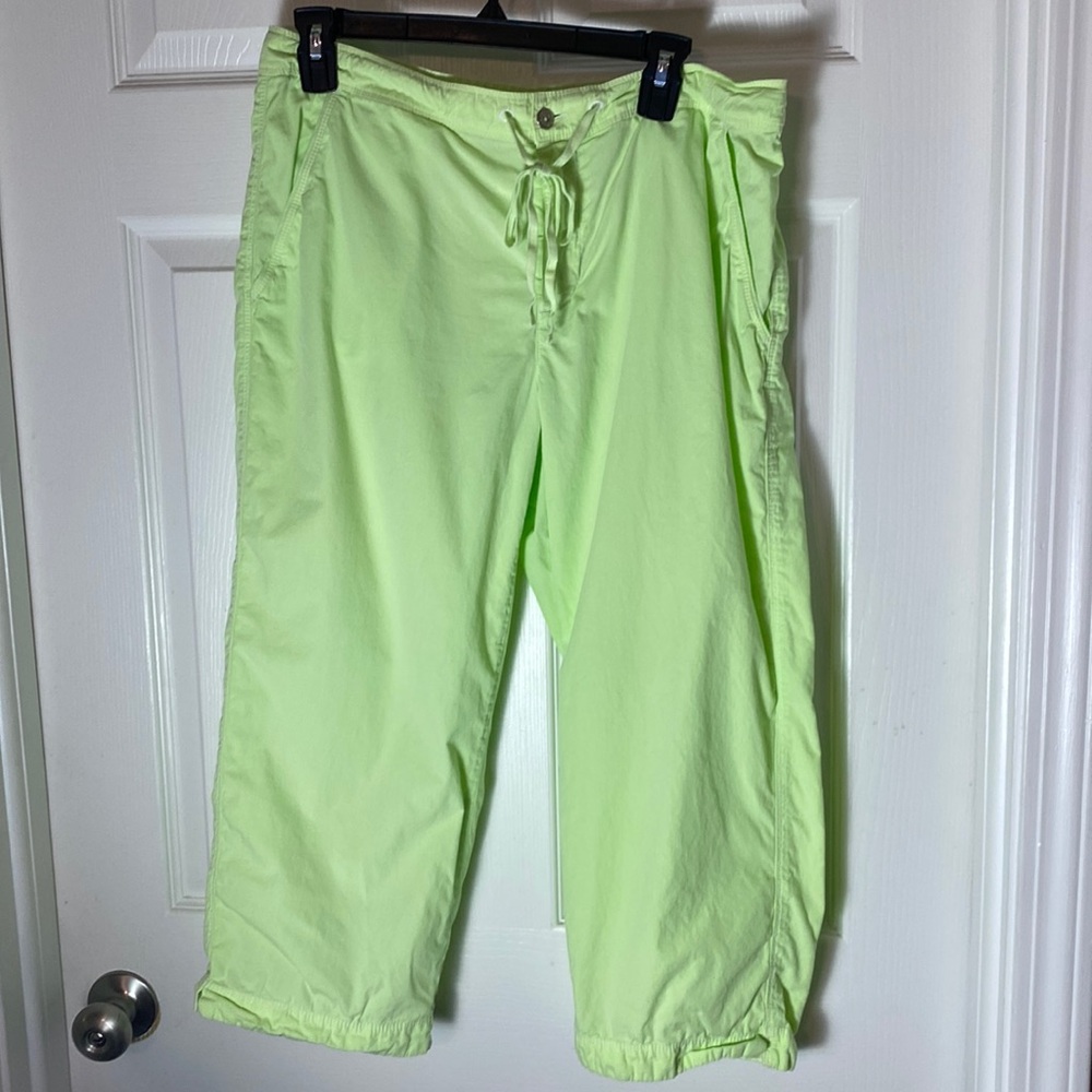Fresh Produce Capris Crop Pants Zip & Button Closure Size Medium Neon Green